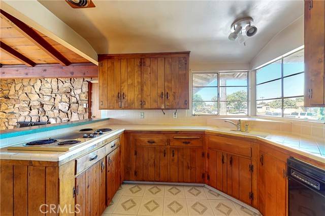Anaheim, CA 92802,1540 W Brande Avenue