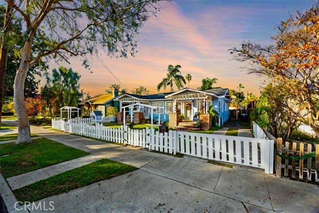 Orange, CA 92866,817 E Palmyra Avenue