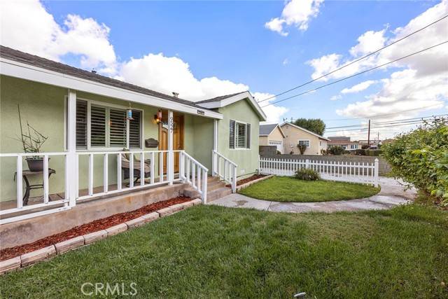 Bellflower, CA 90706,9527 Rendalia St.