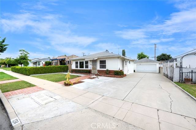 Placentia, CA 92870,136 Orange Grove Avenue