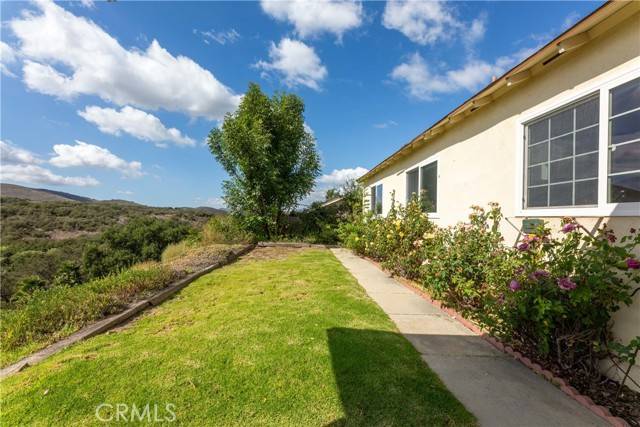 Thousand Oaks, CA 91360,592 W Avenida De Las Flores