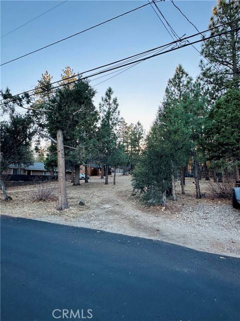 Sugarloaf, CA 92386,560 Highland