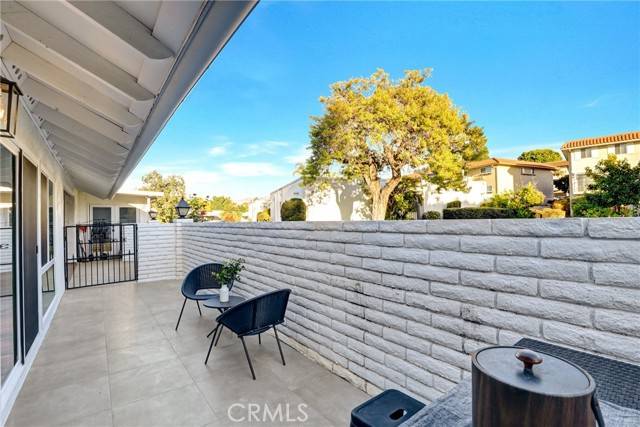 Laguna Woods, CA 92637,2330 Via Mariposa #Q