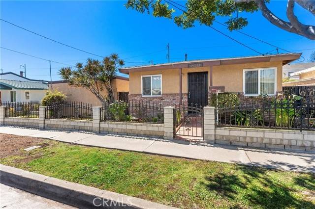 Lawndale, CA 90260,14713 Kingsdale Avenue