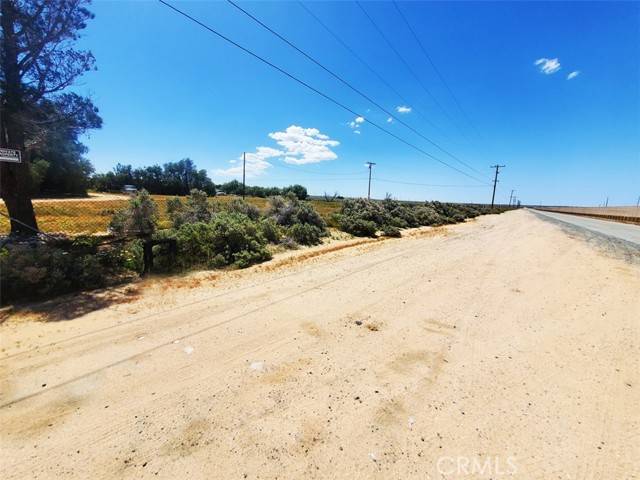 Hinkley, CA 92347,15635 Lockhart Road #U1-2