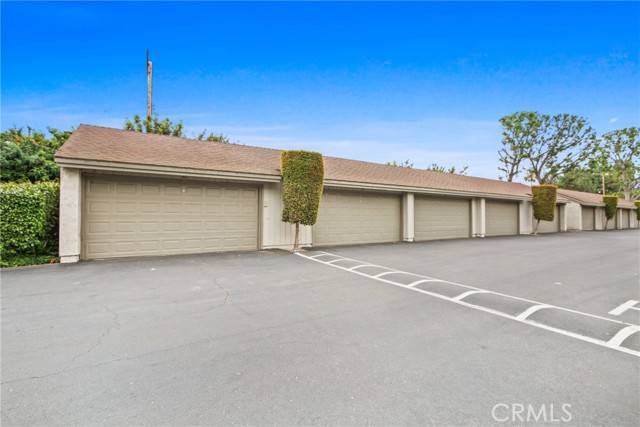 Fullerton, CA 92831,2220 E Chapman Avenue #29