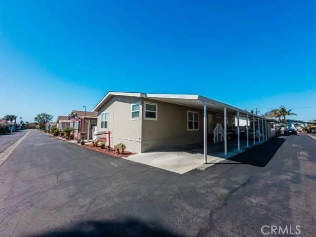 Fountain Valley, CA 92708,213 Parrot