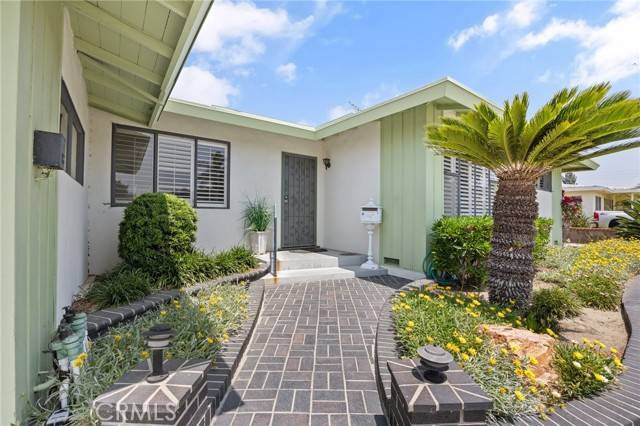 Downey, CA 90241,10261 Lesterford Avenue