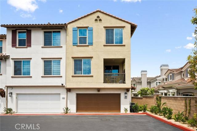 Huntington Beach, CA 92648,19101 Bluewave Court