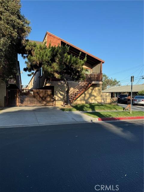 Bellflower, CA 90706,16322 Eucalyptus Avenue #8