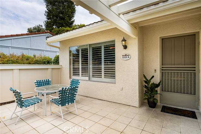 Laguna Woods, CA 92637,3325 Via Carrizo #A