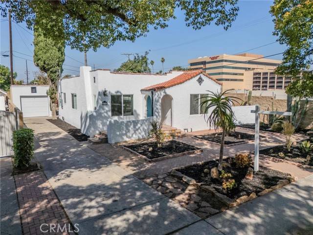 Santa Ana, CA 92701,530 N Mcclay Street