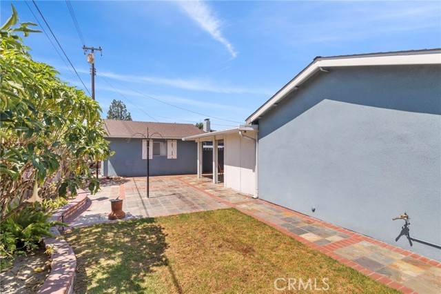 Tustin, CA 92780,17362 Roseleaf Avenue