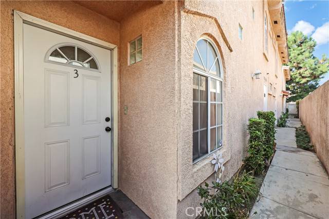 Paramount, CA 90723,16840 Verdura Avenue #3