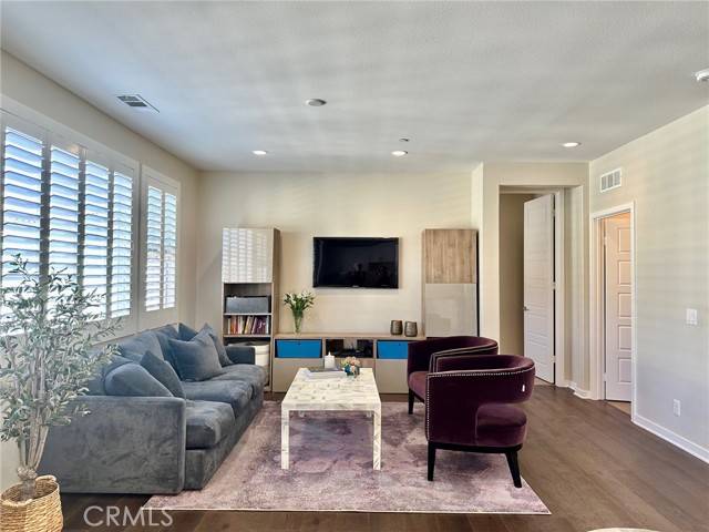 Lake Forest, CA 92630,28 Poppy