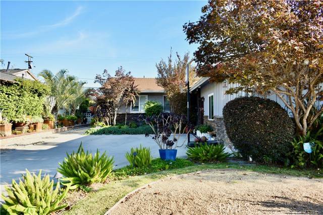 Downey, CA 90241,10330 Pomering Road