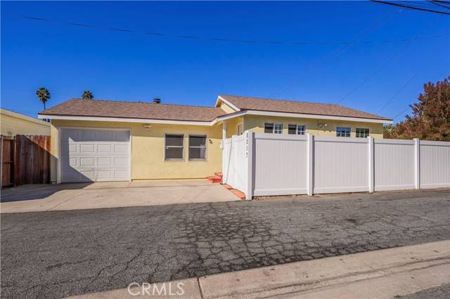 Downey, CA 90241,8217 5th Street