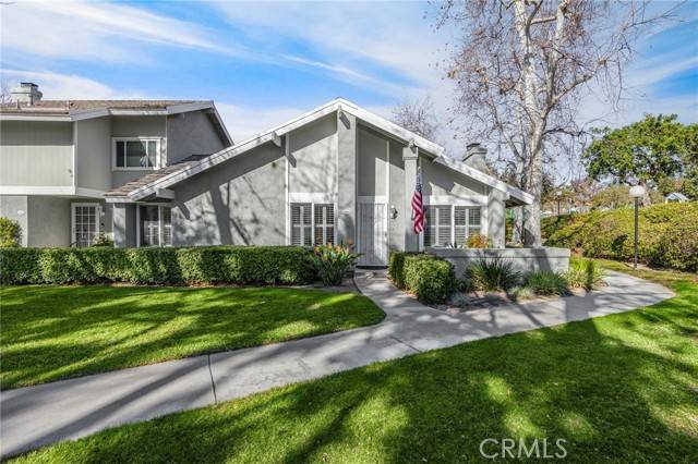 Yorba Linda, CA 92887,5640 Via Inez #11