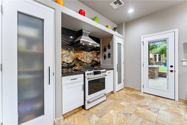Lakeview Terrace, CA 91342,11431 Clybourn Avenue
