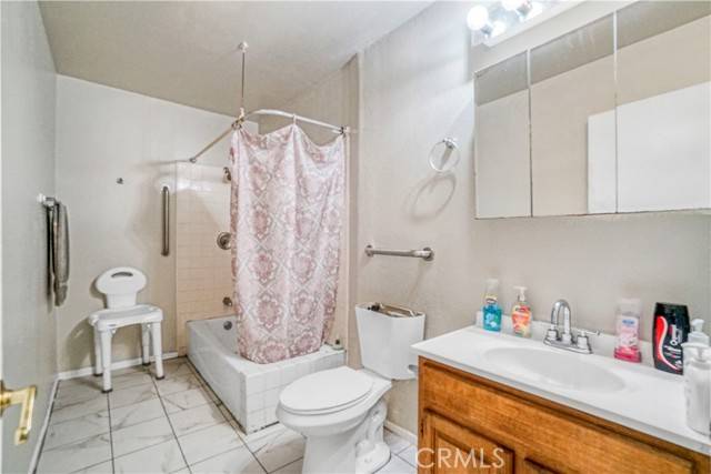 Los Angeles, CA 90061,151 W 110th Street