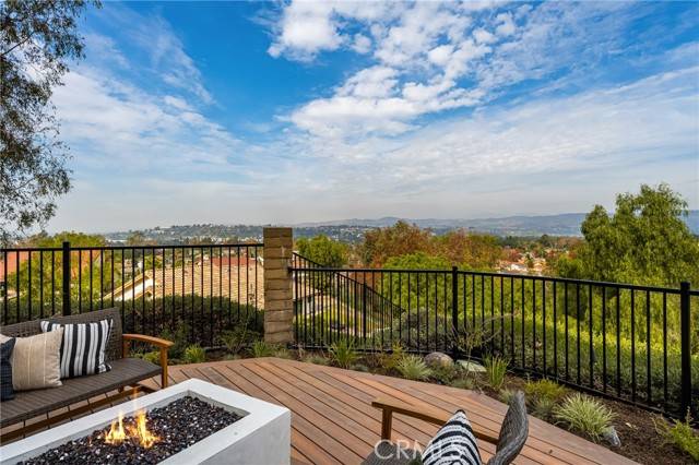 Anaheim Hills, CA 92807,260 S Via Montanera