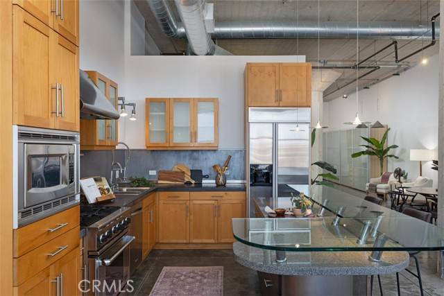 Long Beach, CA 90802,115 W 4th Street #408