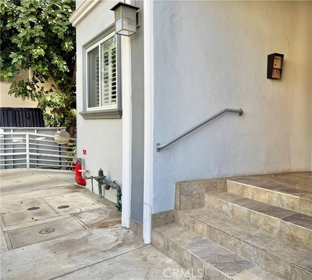 Studio City, CA 91604,11989 Laurelwood Drive #1