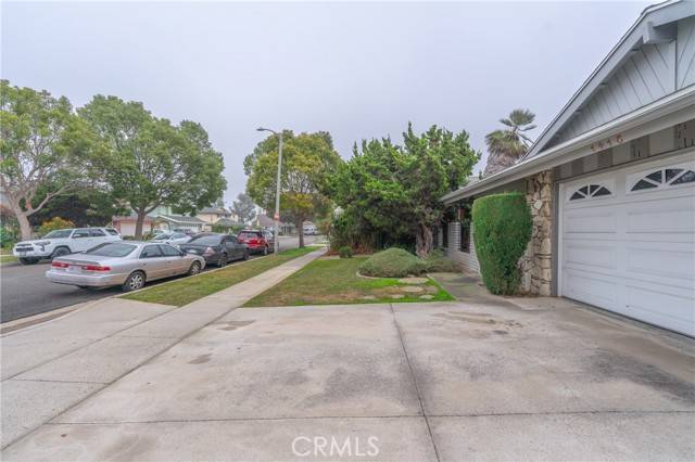 Santa Ana, CA 92704,1418 W Carriage Drive