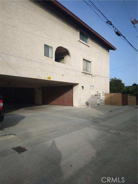 Los Alamitos, CA 90720,10842 Walnut Street