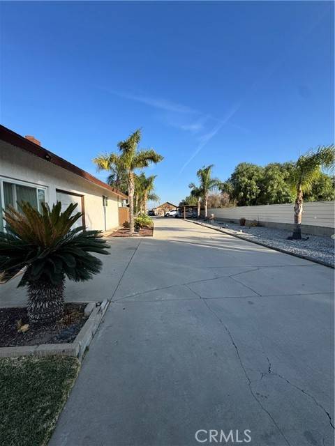 Fontana, CA 92337,10881 Oleander Avenue