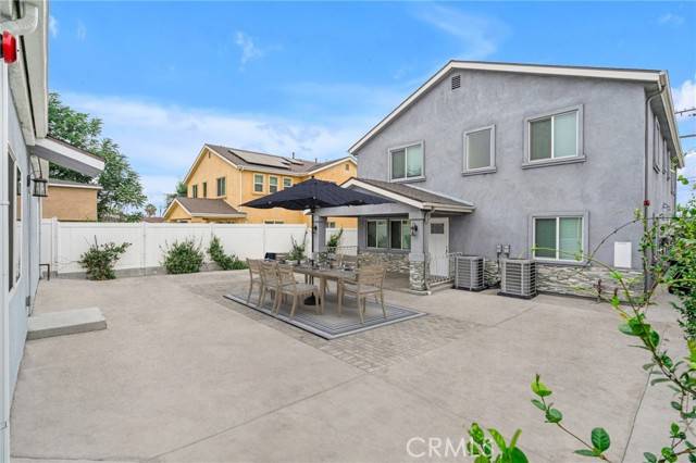 Compton, CA 90222,1109 N. Mulberry