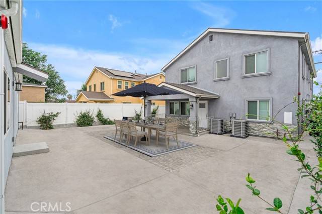 Compton, CA 90222,1109 N. Mulberry