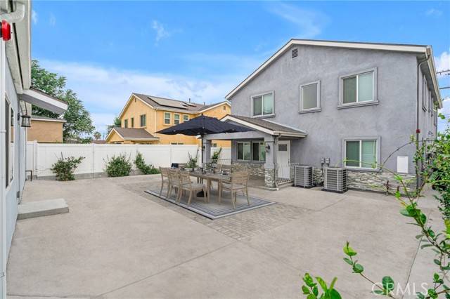 Compton, CA 90222,1109 N. Mulberry