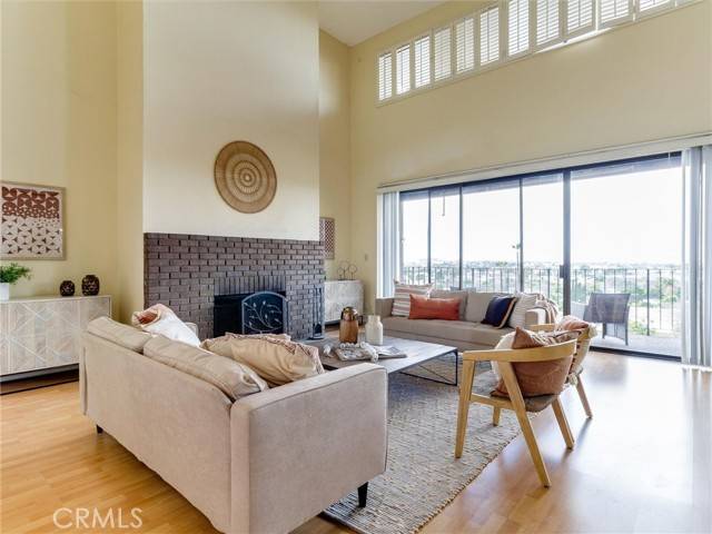 Signal Hill, CA 90755,1923 Molino Avenue #303