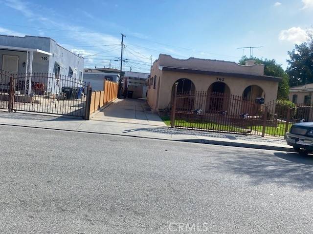 Los Angeles, CA 90022,742 Harding Avenue