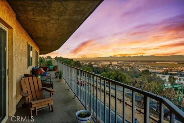 Signal Hill, CA 90755,2700 E Panorama Drive #302
