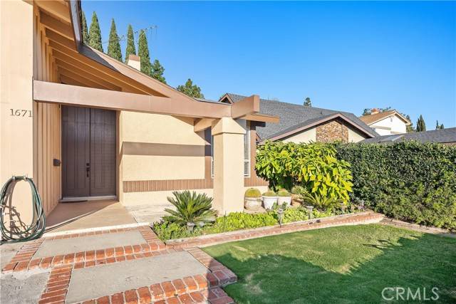 Tustin, CA 92780,1671 Green Meadow Avenue