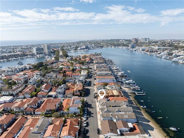Newport Beach, CA 92663,310 Via Lido Nord