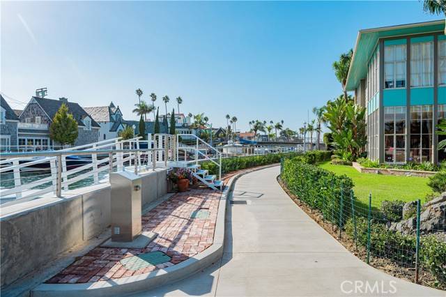 Long Beach, CA 90803,15 The Colonnade