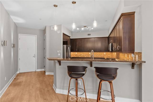 Long Beach, CA 90802,395 E. 4th #25
