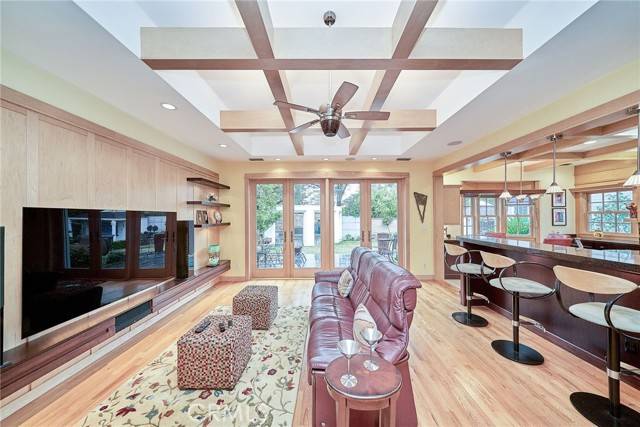La Canada Flintridge, CA 91011,4464 Chevy Chase Drive