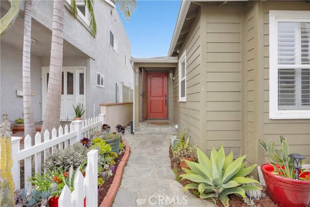 Seal Beach, CA 90740,1633 Ocean Avenue