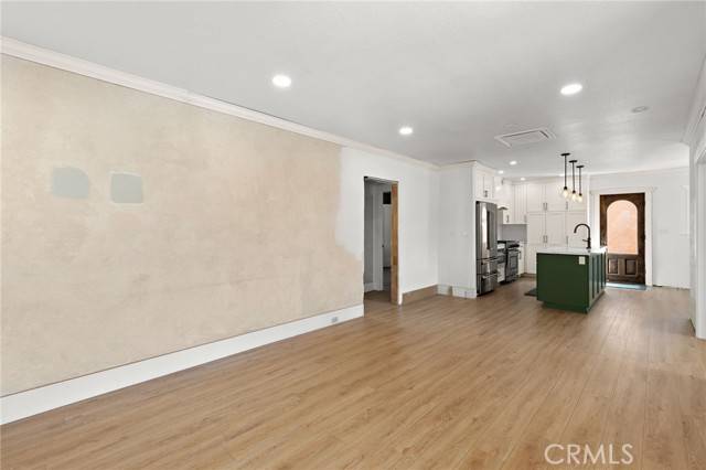 Long Beach, CA 90814,4925 E 3rd Street