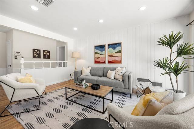 Van Nuys, CA 91406,17139 Strathern Street