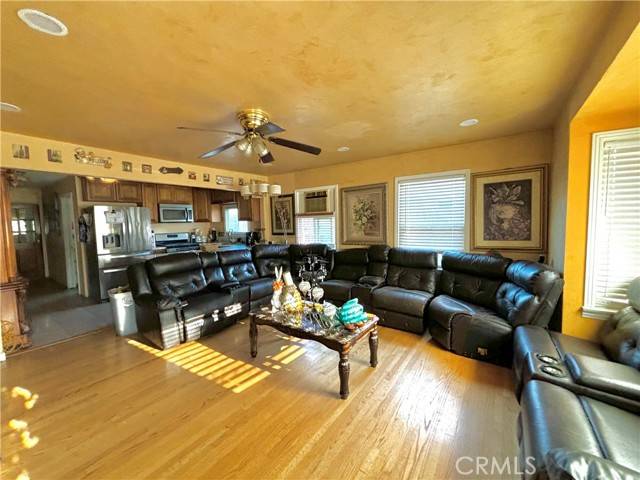 Fullerton, CA 92833,238 Kellog Avenue