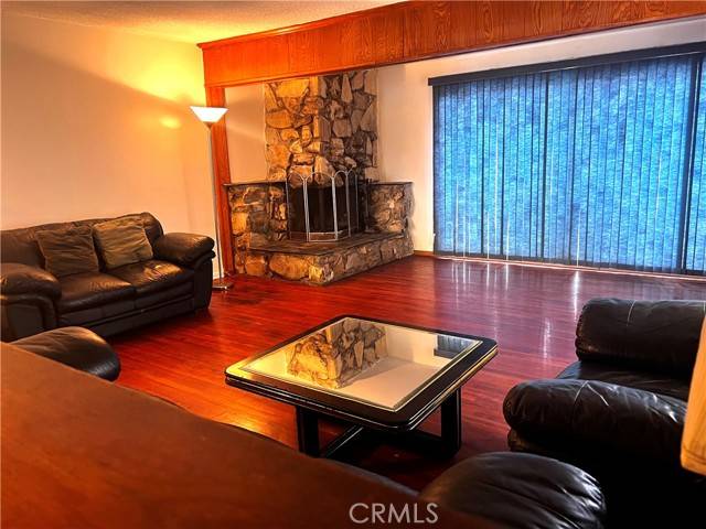 Mission Hills (san Fernando), CA 91345,10579 Lev Avenue