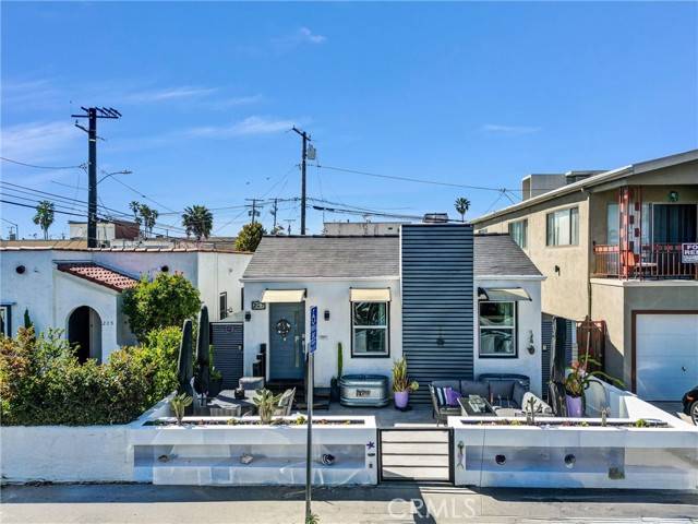 Long Beach, CA 90803,207 Santa Ana Avenue