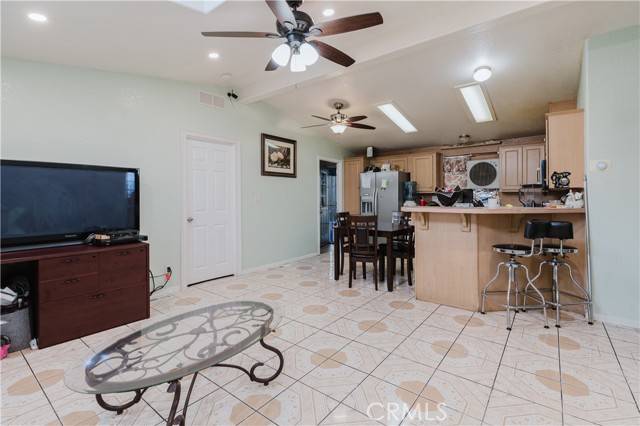 Rialto, CA 92376,250 N Linden #57