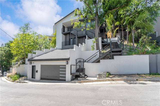 Sherman Oaks, CA 91403,3947 Sumac Drive