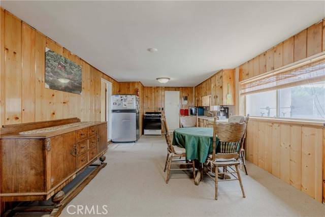 Phelan, CA 92371,8288 White Road